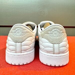 Air Jordan 1 Centre Court (Size 12).